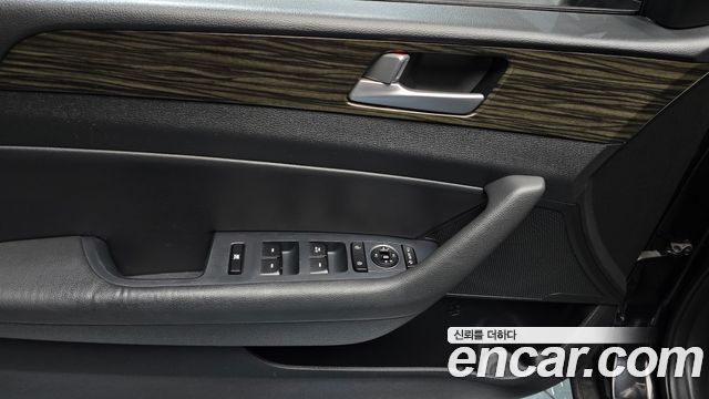Hyundai Sonata (LF) 2.0 Smart Special 2017 — фото 17