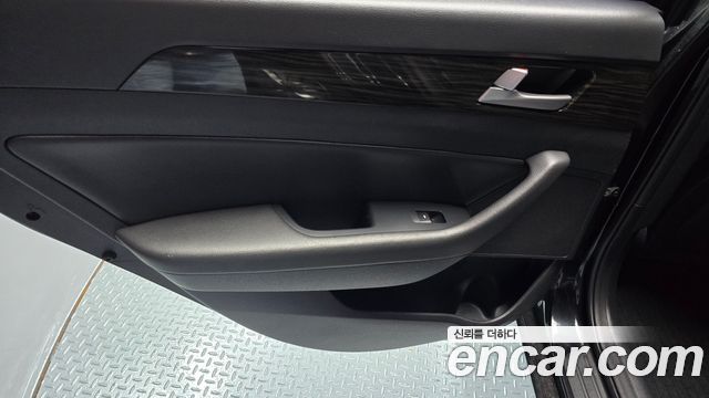 Hyundai Sonata (LF) 2.0 Smart Special 2017 — фото 25