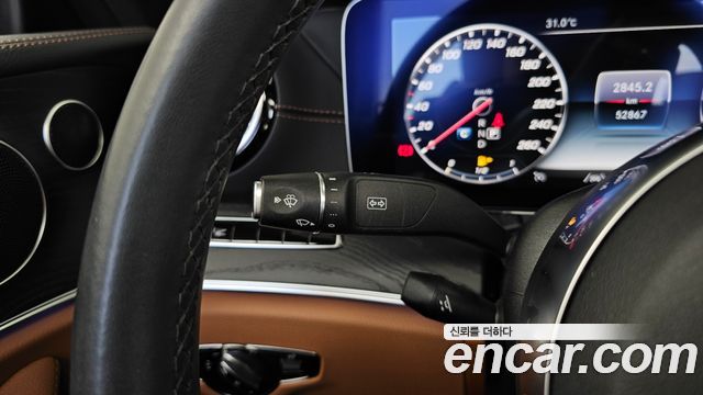 Mercedes-Benz E-Class (W213) E220d Cabriolet 2020 — фото 29