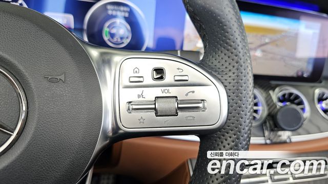 Mercedes-Benz E-Class (W213) E220d Cabriolet 2020 — фото 32