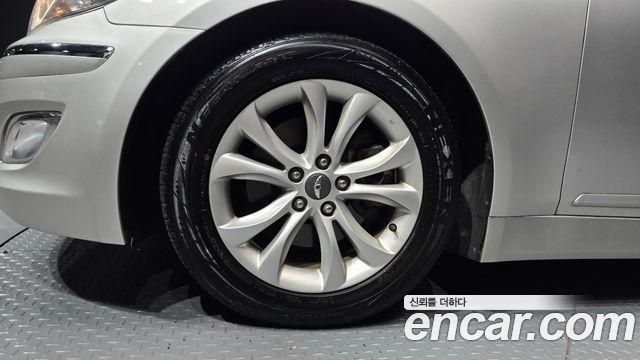 Hyundai Genesis BH330 Modern Standard 2013 — фото 5