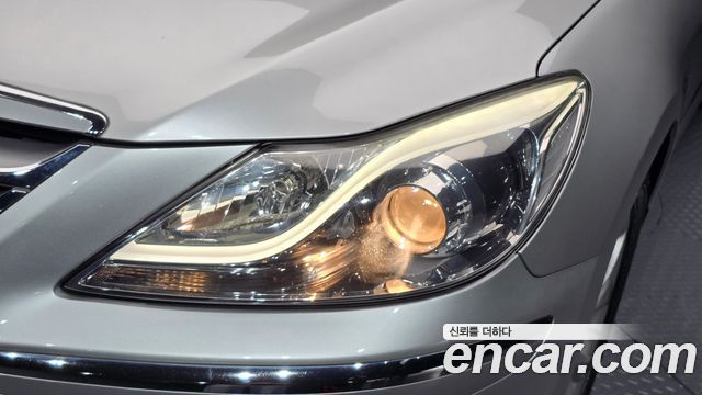 Hyundai Genesis BH330 Modern Standard 2013 — фото 22