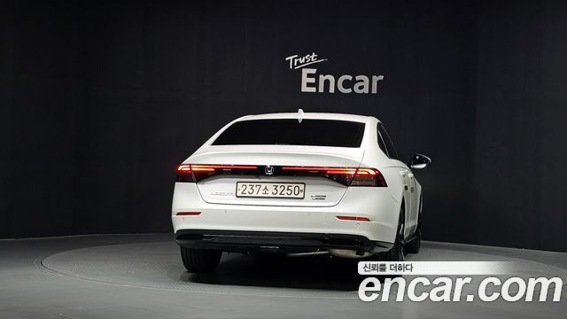 Honda Accord (XI) 2.0 Hybrid Touring 2024 — фото 4