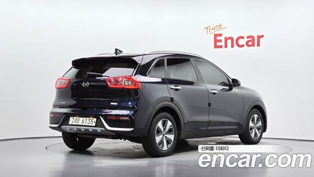 Kia Niro Prestige 2017 — фото 2