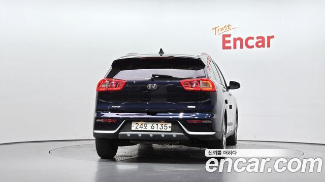 Kia Niro Prestige 2017 — фото 4