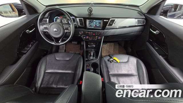 Kia Niro Prestige 2017 — фото 7