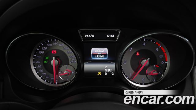 Mercedes-Benz GLA-Class (X156) GLA200 d 2016 — фото 8