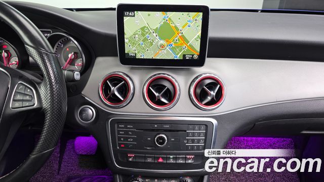 Mercedes-Benz GLA-Class (X156) GLA200 d 2016 — фото 14