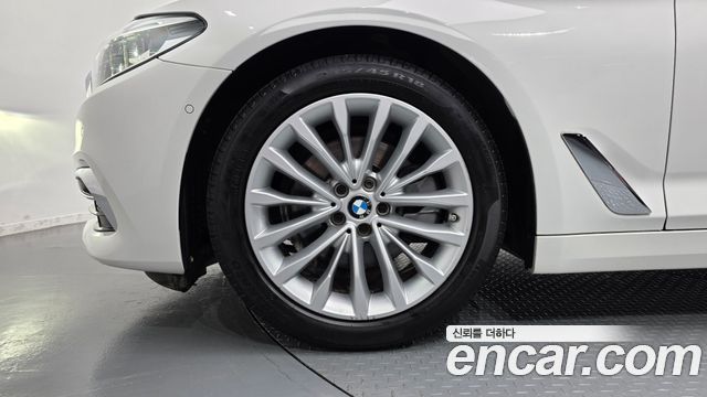 BMW 5 Series (G30) 520d Luxury Special Edition 2018 — фото 5