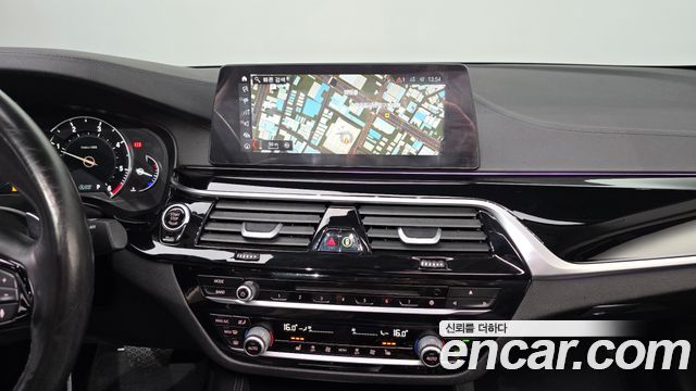 BMW 5 Series (G30) 520d Luxury Special Edition 2018 — фото 22