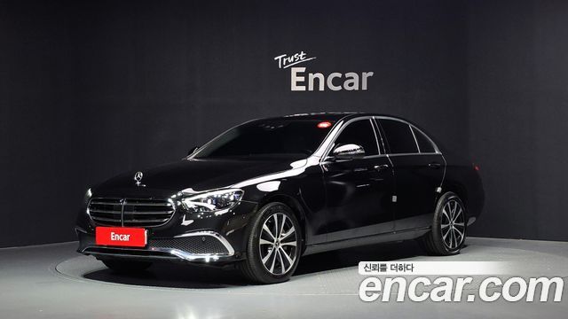 Mercedes-Benz E-Class (W213) E300e 4MATIC Exclusive 2022 — фото 1