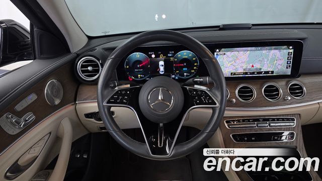 Mercedes-Benz E-Class (W213) E300e 4MATIC Exclusive 2022 — фото 13
