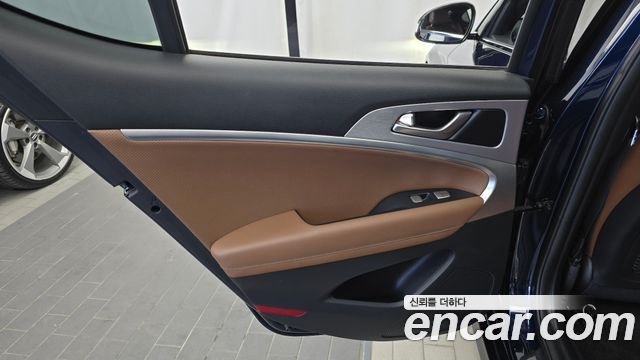 Genesis G70 2.0T Supreme 2018 — фото 25
