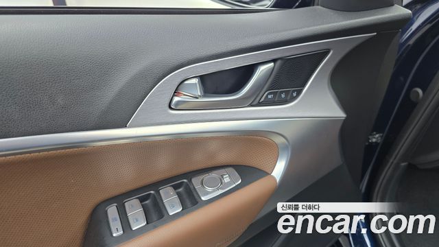 Genesis G70 2.0T Supreme 2018 — фото 28