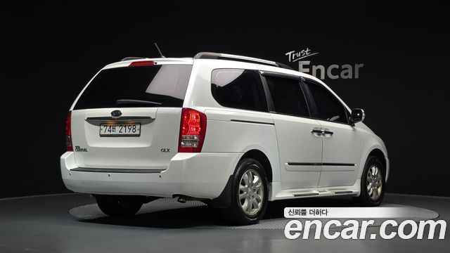 Kia Carnival R Grand Carnival GLX Deluxe 2012 — фото 2