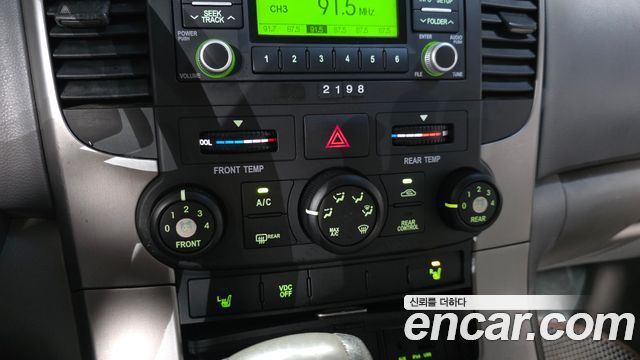 Kia Carnival R Grand Carnival GLX Deluxe 2012 — фото 17