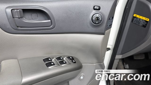 Kia Carnival R Grand Carnival GLX Deluxe 2012 — фото 18