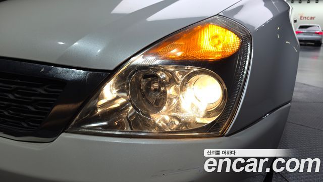 Kia Carnival R Grand Carnival GLX Deluxe 2012 — фото 22