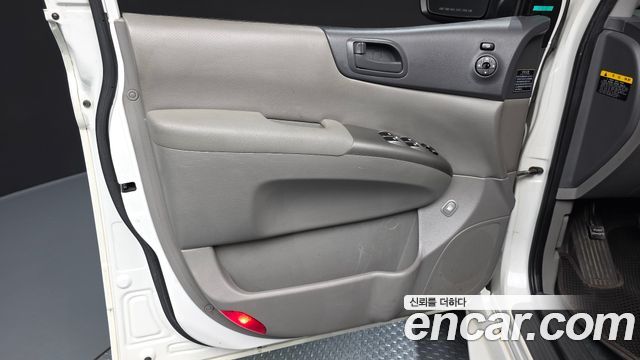 Kia Carnival R Grand Carnival GLX Deluxe 2012 — фото 24