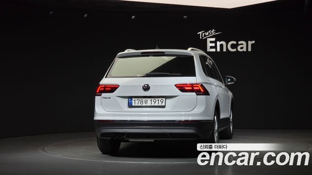 Volkswagen Tiguan (II) 2.0 TDI Premium 2020 — фото 4