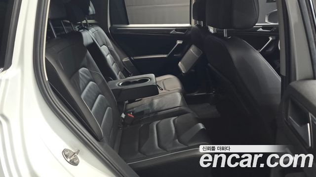 Volkswagen Tiguan (II) 2.0 TDI Premium 2020 — фото 11