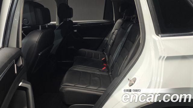 Volkswagen Tiguan (II) 2.0 TDI Premium 2020 — фото 12