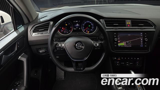 Volkswagen Tiguan (II) 2.0 TDI Premium 2020 — фото 13