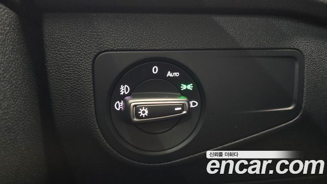 Volkswagen Tiguan (II) 2.0 TDI Premium 2020 — фото 17
