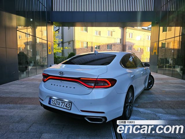 Hyundai Grandeur (IG) 2.4 Premium Special 2018 — фото 3