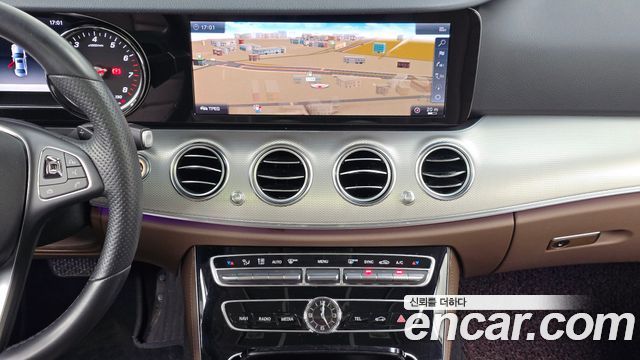 Mercedes-Benz E-Class (W213) E200 Avantgarde 2018 — фото 14