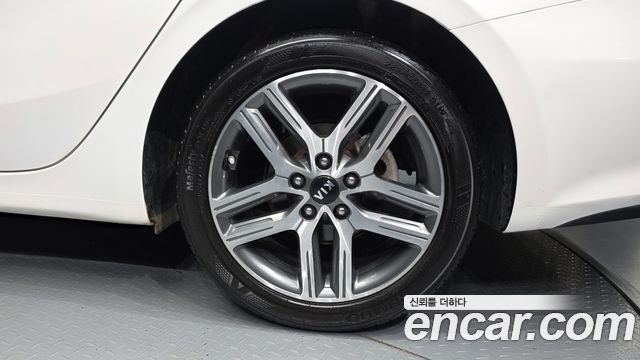 Kia K3 Luxury 2020 — фото 21
