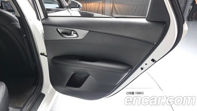 Kia K3 Luxury 2020 — фото 25
