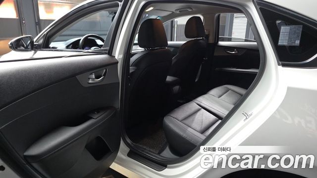 Kia K3 Luxury 2020 — фото 26