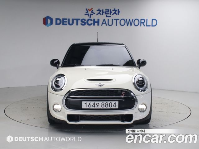 MINI Cooper S 5Door Standard 3rd 2019 — фото 3