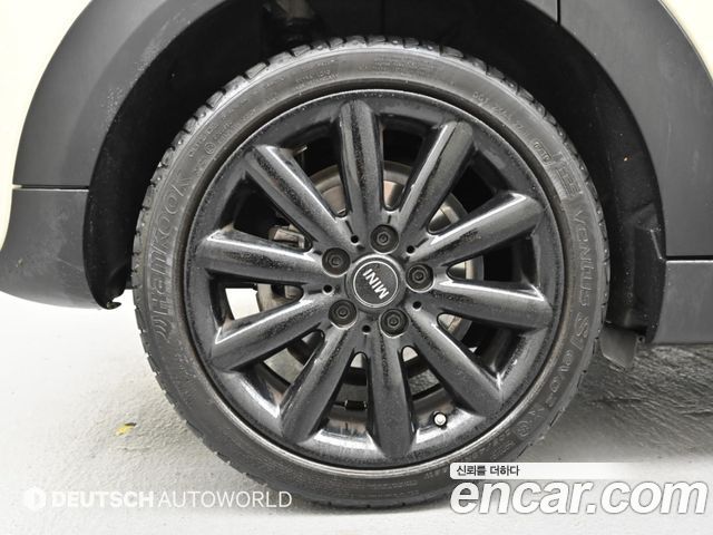 MINI Cooper S 5Door Standard 3rd 2019 — фото 5