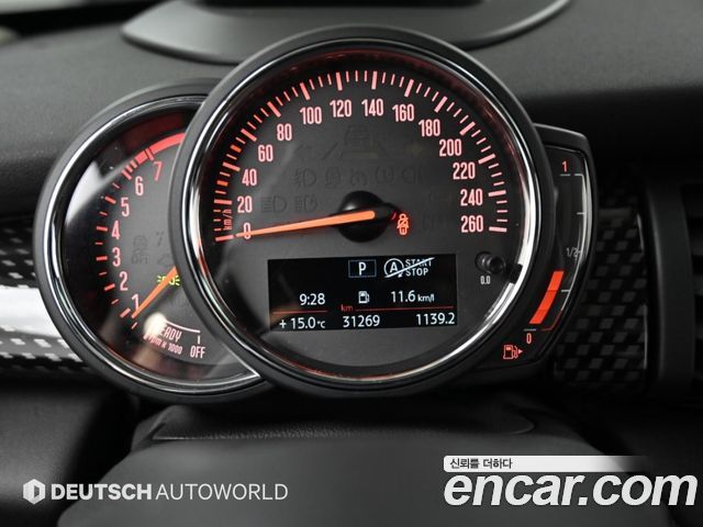 MINI Cooper S 5Door Standard 3rd 2019 — фото 8