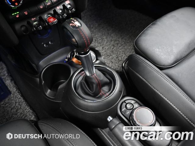 MINI Cooper S 5Door Standard 3rd 2019 — фото 9