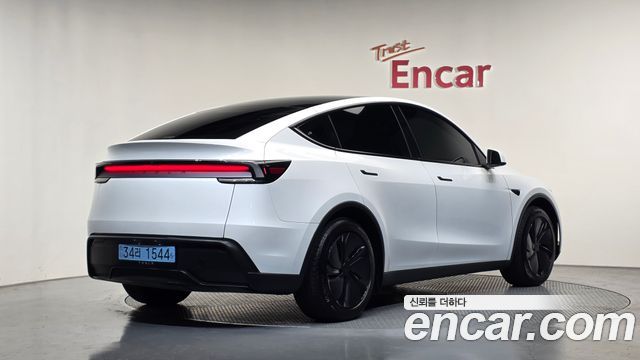 Tesla Model Y Premium RWD 2026 — фото 2
