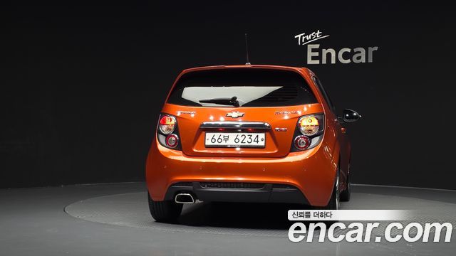 Chevrolet Aveo Hatchback 1.4 Turbo RS 2015 — фото 4