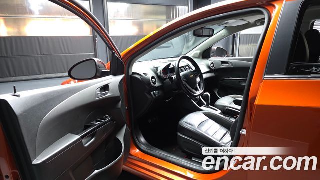 Chevrolet Aveo Hatchback 1.4 Turbo RS 2015 — фото 10