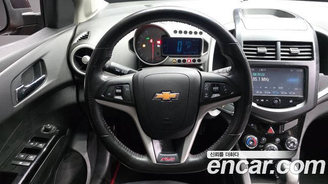 Chevrolet Aveo Hatchback 1.4 Turbo RS 2015 — фото 13