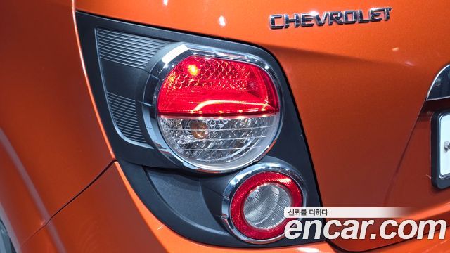 Chevrolet Aveo Hatchback 1.4 Turbo RS 2015 — фото 23