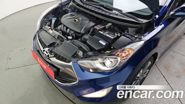 Hyundai Avante Coupe 2.0 GDi Premium Standard 2014 — фото 6