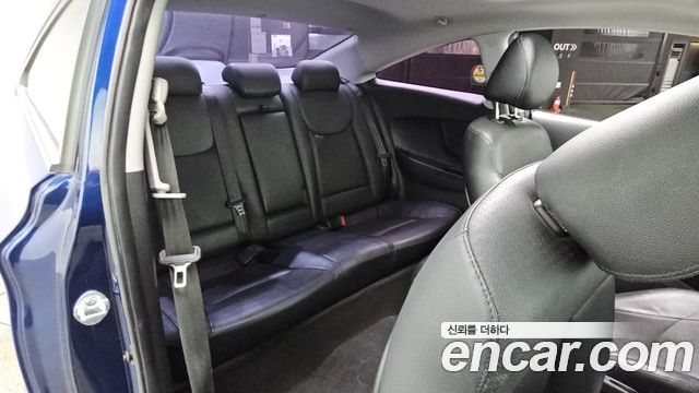 Hyundai Avante Coupe 2.0 GDi Premium Standard 2014 — фото 11