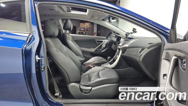 Hyundai Avante Coupe 2.0 GDi Premium Standard 2014 — фото 12