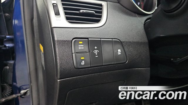 Hyundai Avante Coupe 2.0 GDi Premium Standard 2014 — фото 14