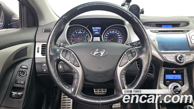 Hyundai Avante Coupe 2.0 GDi Premium Standard 2014 — фото 15