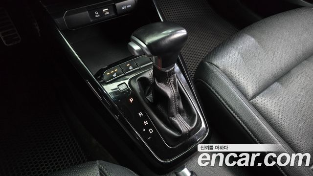 Kia Stonic Diesel 1.6 Prestige 2018 — фото 9
