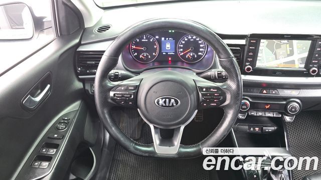 Kia Stonic Diesel 1.6 Prestige 2018 — фото 12
