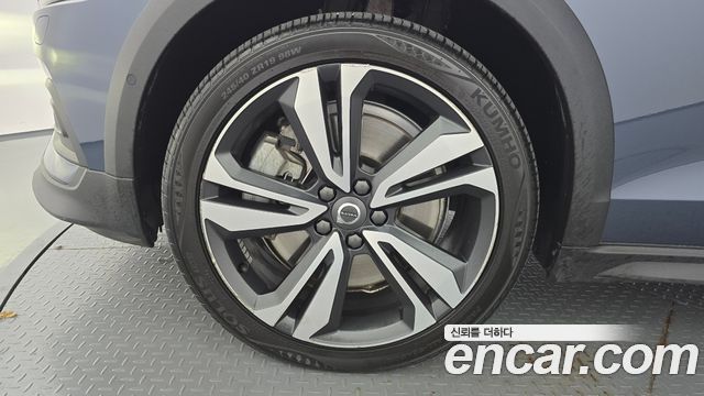 Volvo V60 Cross Country (II) T5 Pro AWD 2020 — фото 5